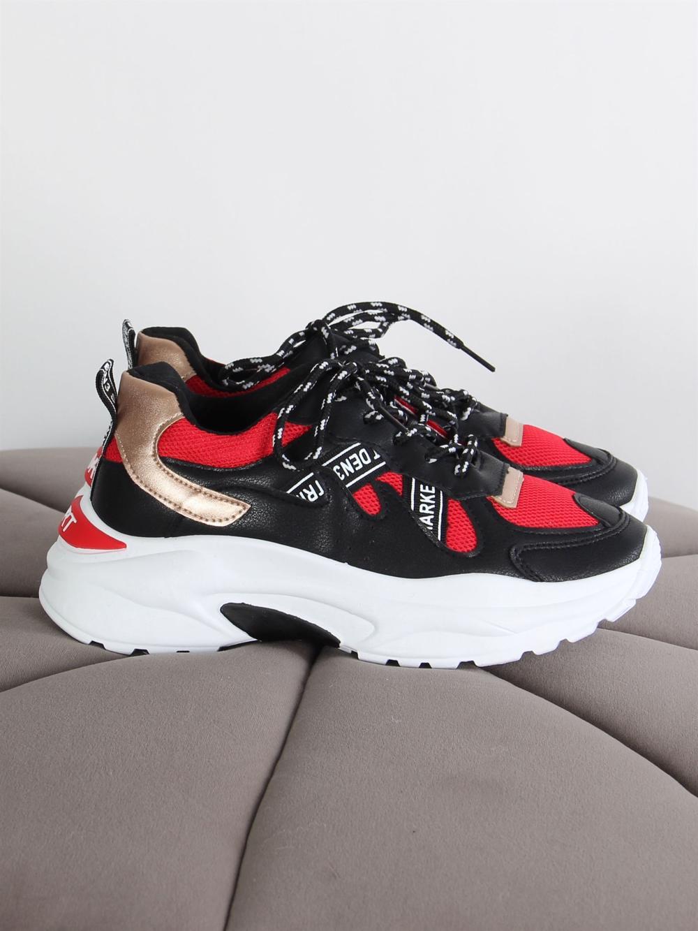 Mell - Sort sneaker med fede detaljer og tyk hvid sål